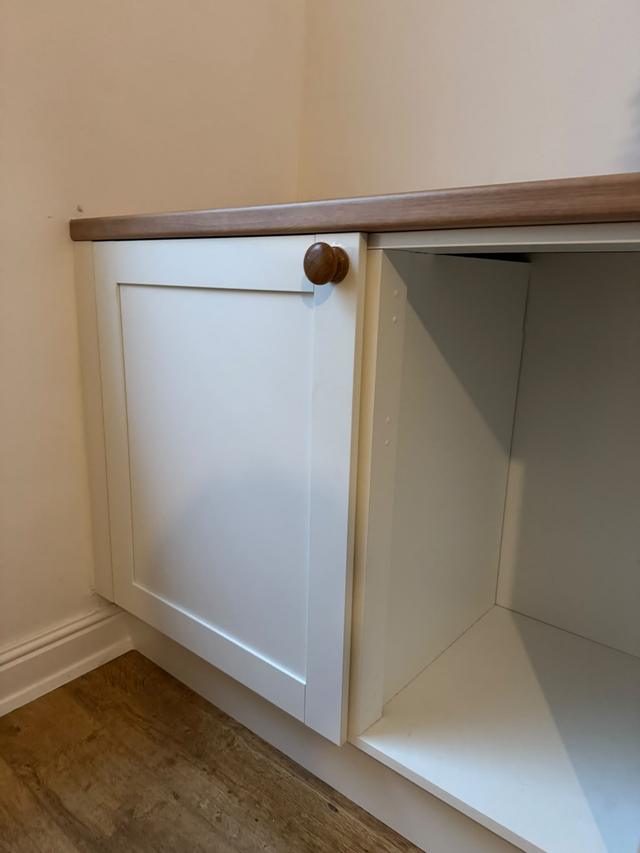 Alcove cabinet, side view