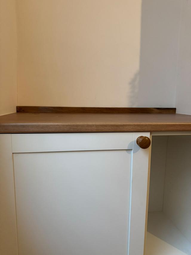 Alcove cabinet detail