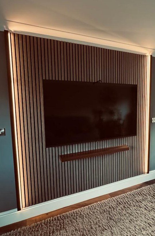 Slatted TV wall for Elizabeth Mirecki